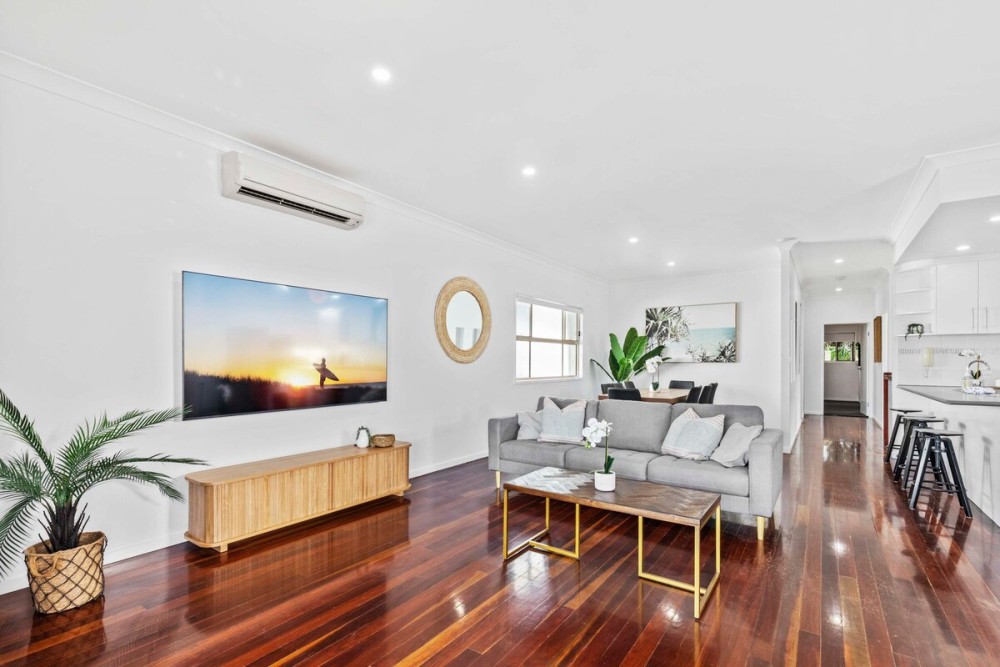 Manly Oasis 5BR - 3 King Beds, Pool, BBQ — photo 4