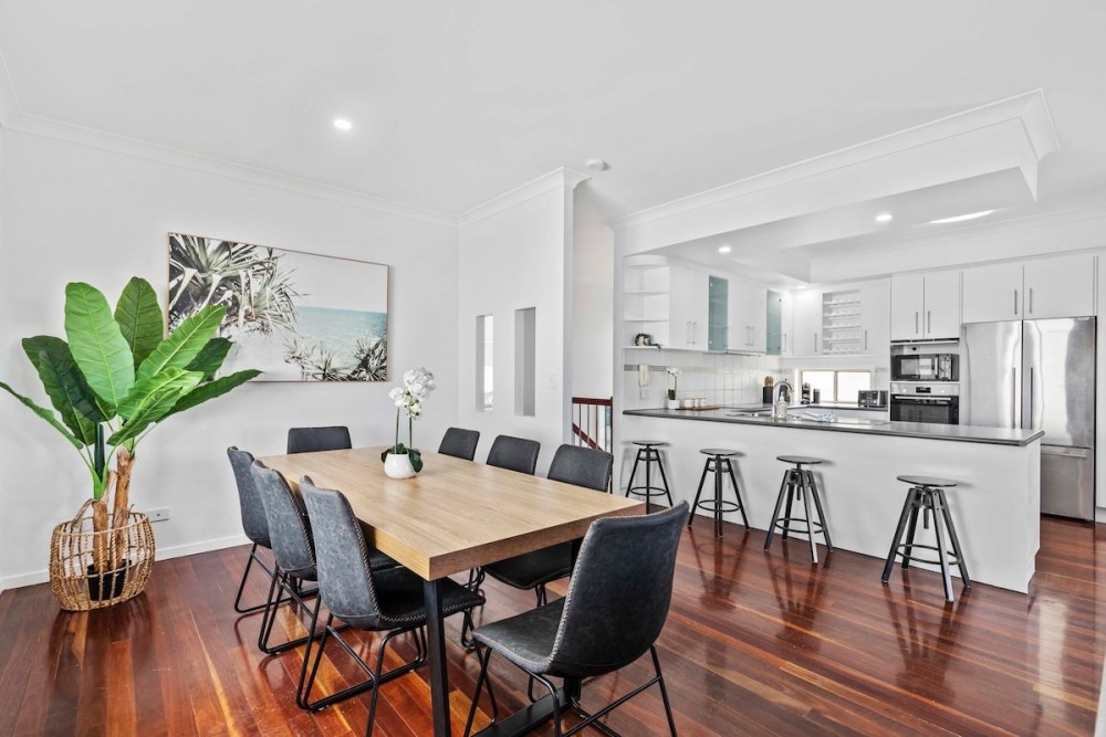 Manly Oasis 5BR - 3 King Beds, Pool, BBQ — photo 10