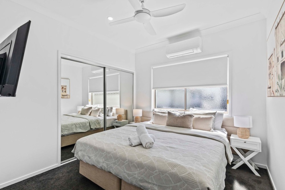 Manly Oasis 5BR - 3 King Beds, Pool, BBQ — photo 14