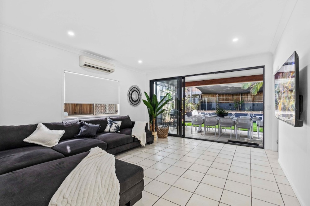 Manly Oasis 5BR - 3 King Beds, Pool, BBQ — photo 6