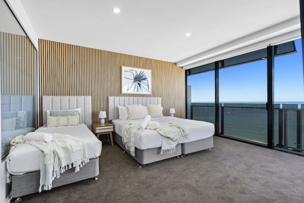 Circle on Cavill 4 Bedroom Executive Sub Penthouse — photo 15