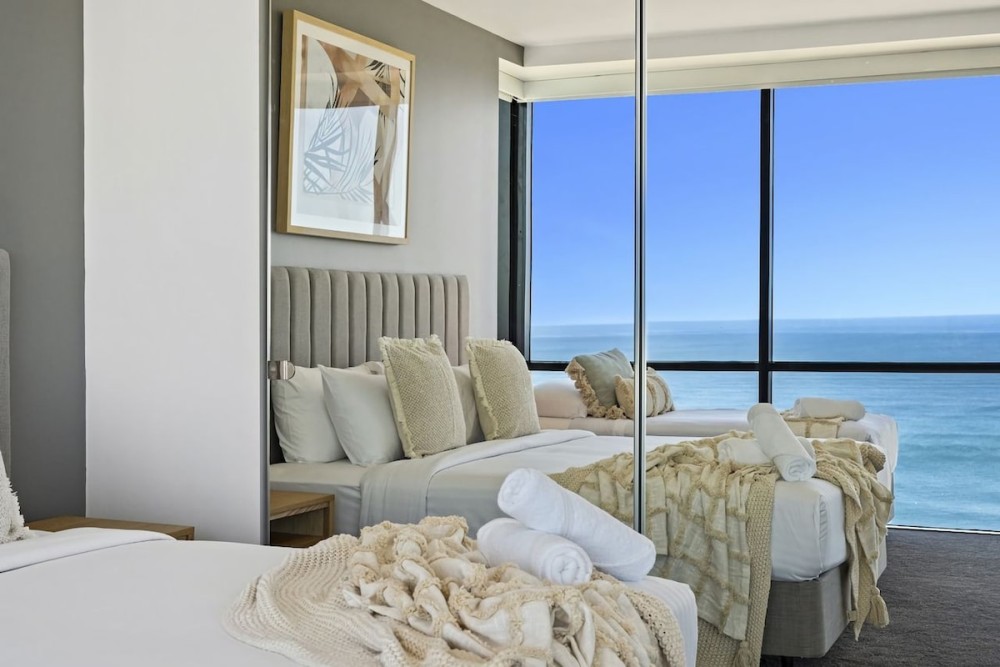 Circle on Cavill 4 Bedroom Executive Sub Penthouse — photo 13