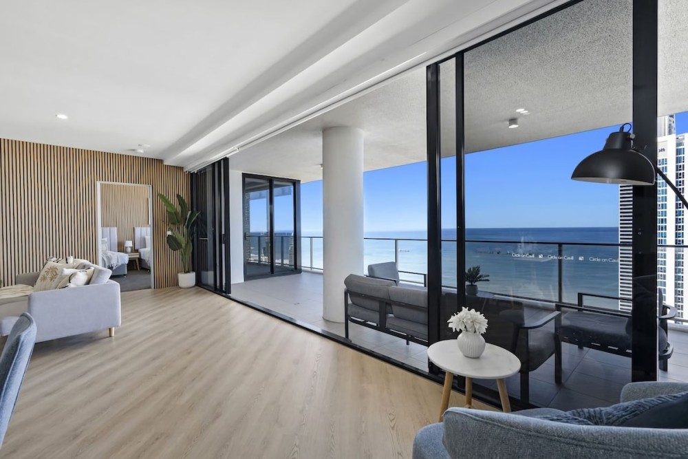 Circle on Cavill 4 Bedroom Executive Sub Penthouse — photo 3