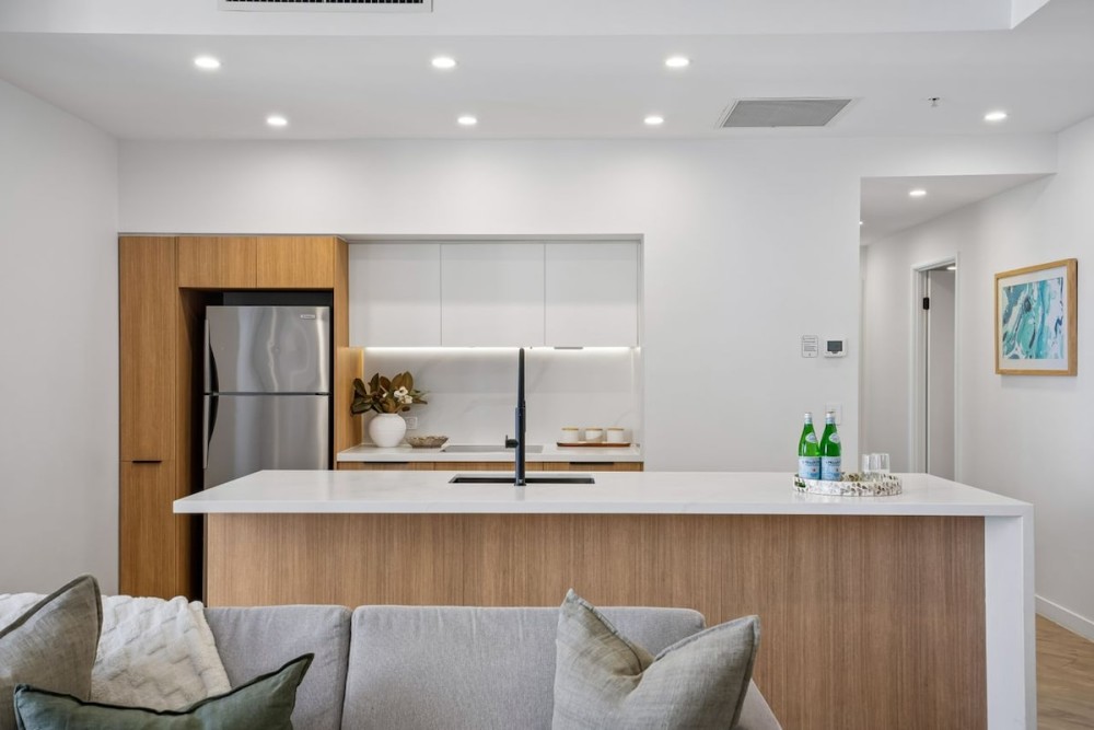 Chevron Renaissance 3 Bedroom - Sub Penthouse — photo 8