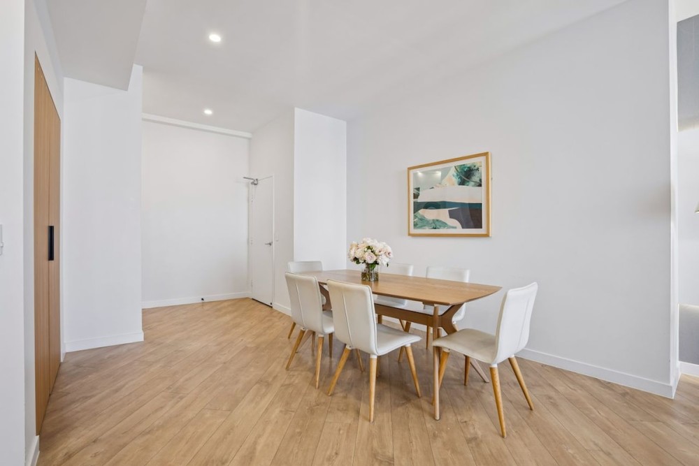 Chevron Renaissance 3 Bedroom - Sub Penthouse — photo 13