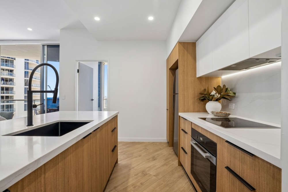 Chevron Renaissance 3 Bedroom - Sub Penthouse — photo 10
