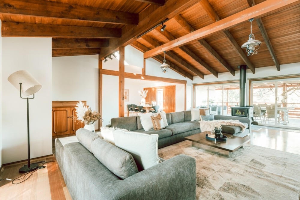 4 bed cosy home amongst nature + fire place — photo 2