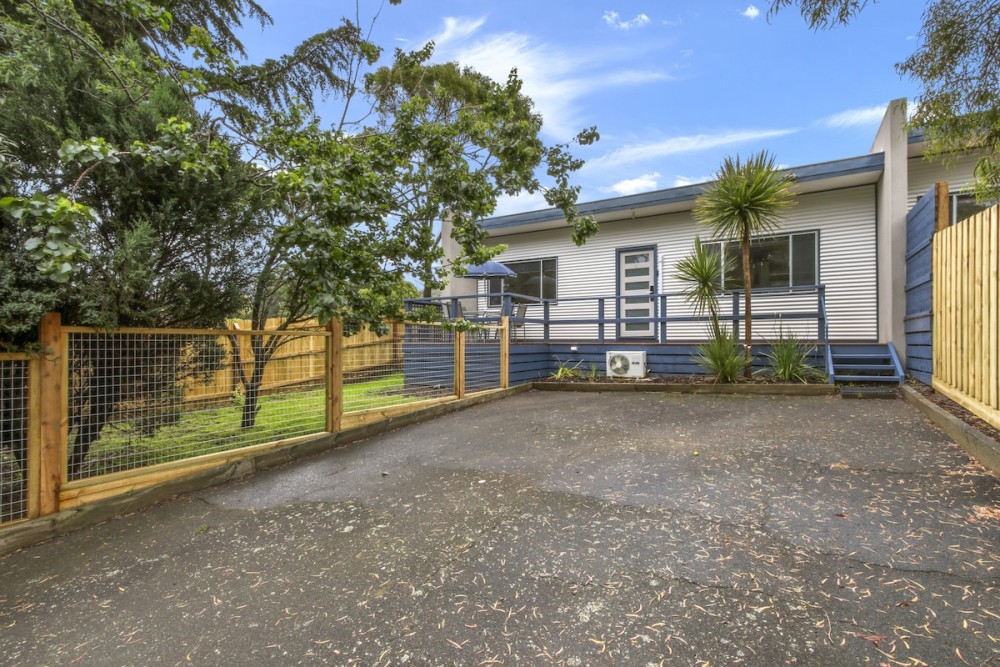 Perfect Lake Getaway · 2-Bed Metung Flat (4) — photo 13