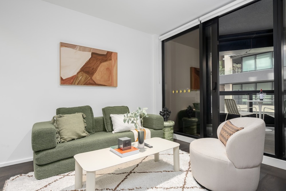 LaneStay - Contemporary Living, Pool, Gym, Parking — photo 2