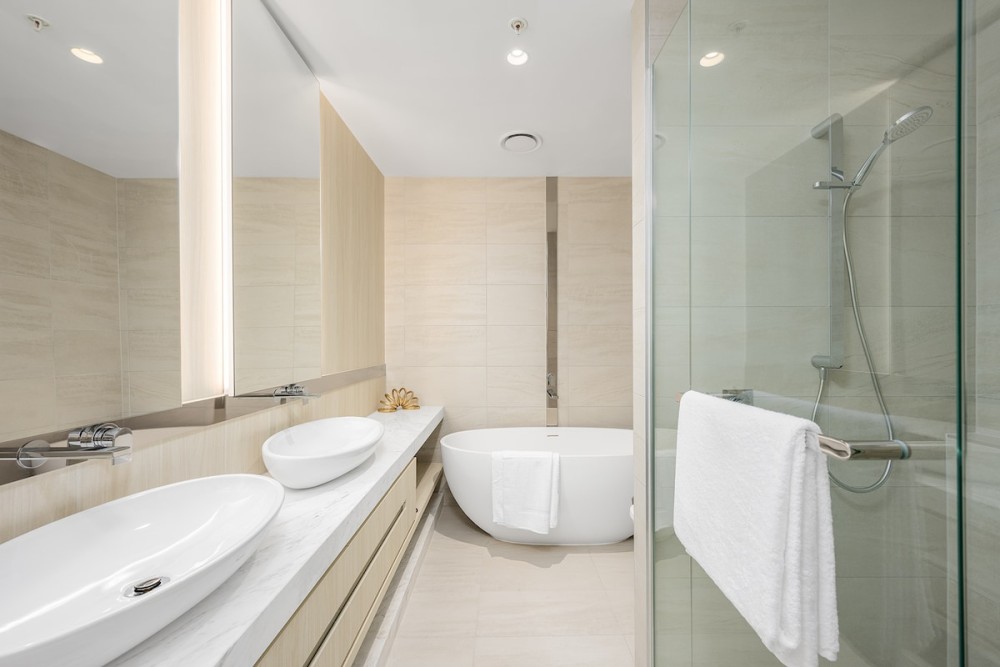 LaneStay - Contemporary Living, Pool, Gym, Parking — photo 12