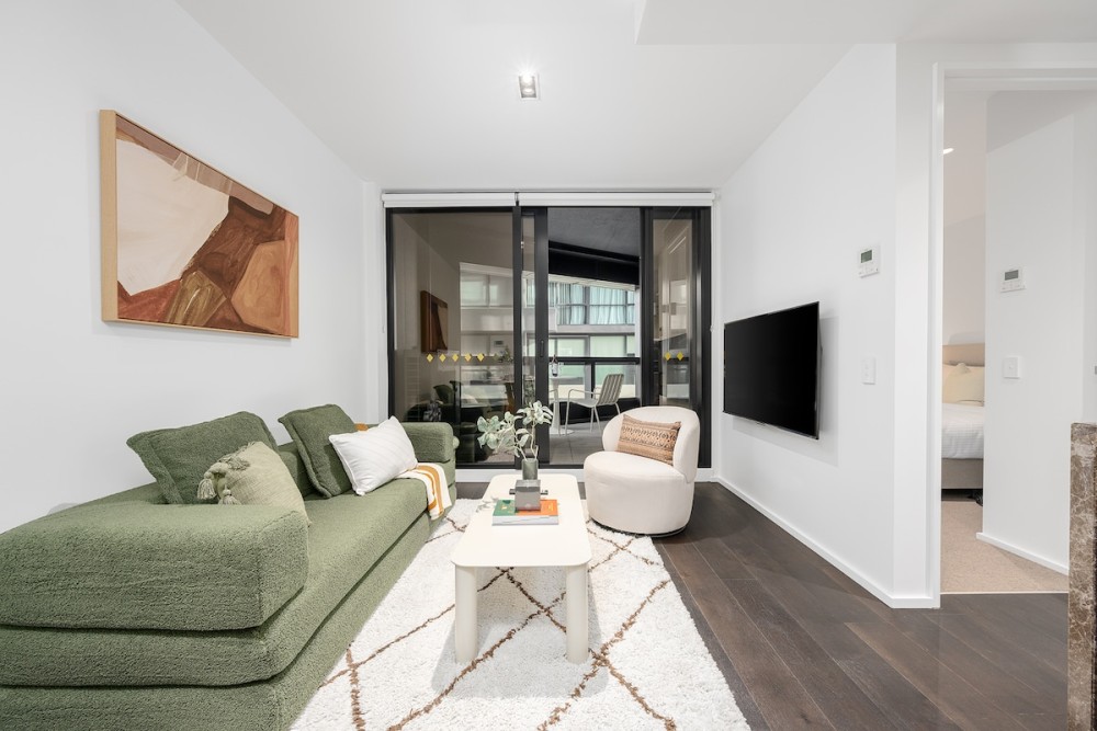 LaneStay - Contemporary Living, Pool, Gym, Parking — photo 1