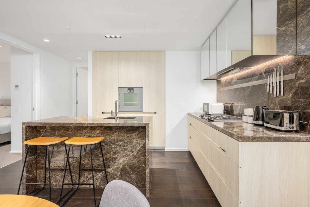 LaneStay - Contemporary Living, Pool, Gym, Parking — photo 4
