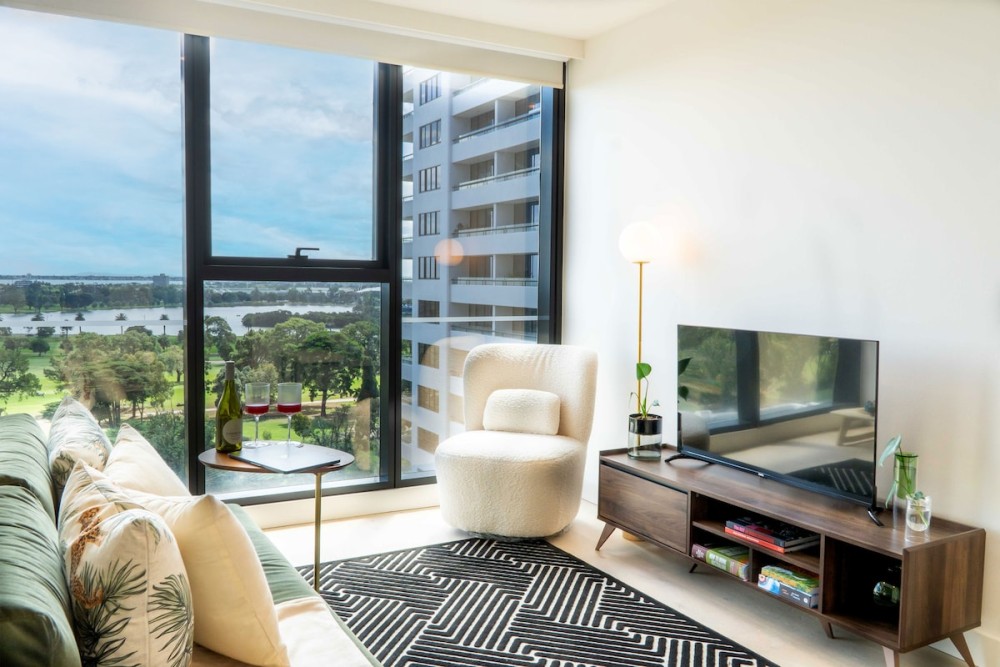 The Elegant Green Suite - City & Albert Park View — photo 2