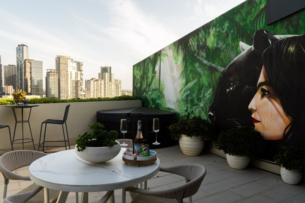 Safari in City, 2BR Penthouse with Patio & Spa — photo 27