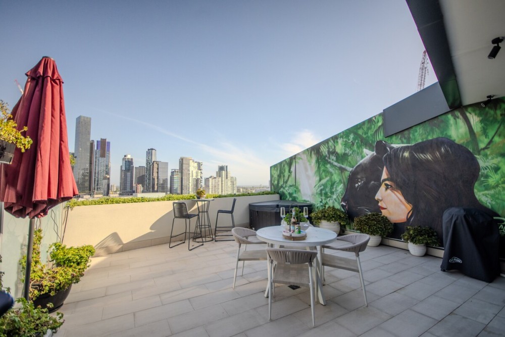 Safari in City, 2BR Penthouse with Patio & Spa — photo 22