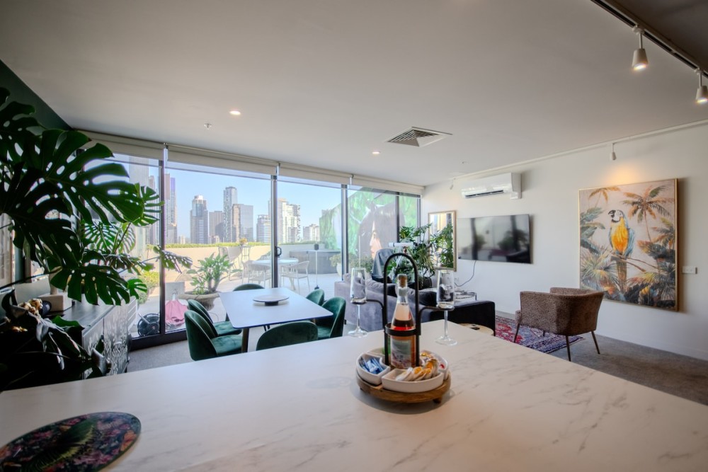 Safari in City, 2BR Penthouse with Patio & Spa — photo 11
