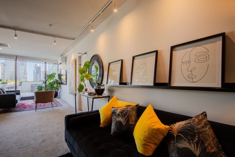 Safari in City, 2BR Penthouse with Patio & Spa — photo 5