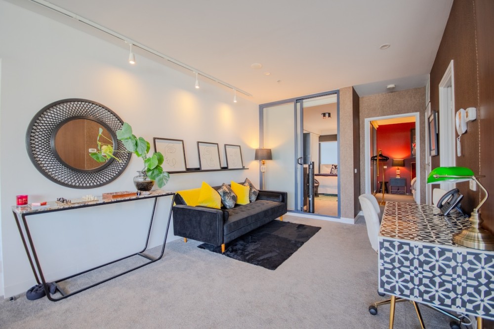 Safari in City, 2BR Penthouse with Patio & Spa — photo 3