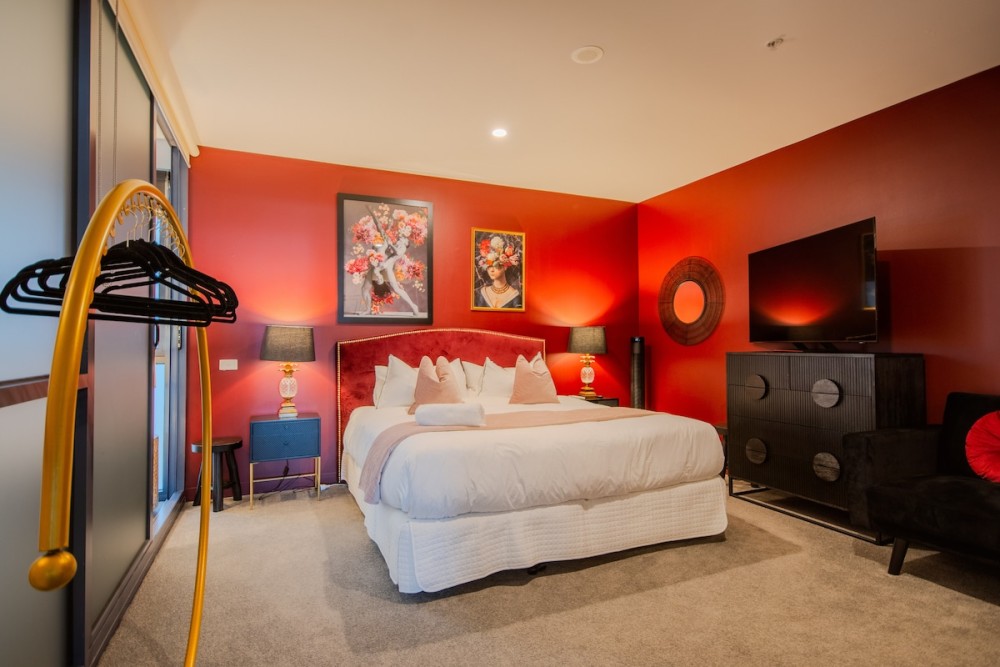 Safari in City, 2BR Penthouse with Patio & Spa — photo 15