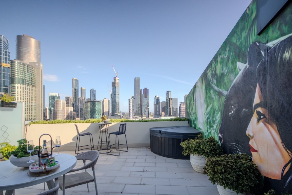 Safari in City, 2BR Penthouse with Patio & Spa — photo 23