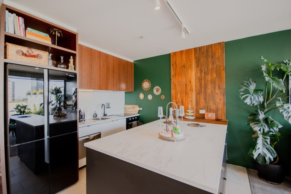 Safari in City, 2BR Penthouse with Patio & Spa — photo 10