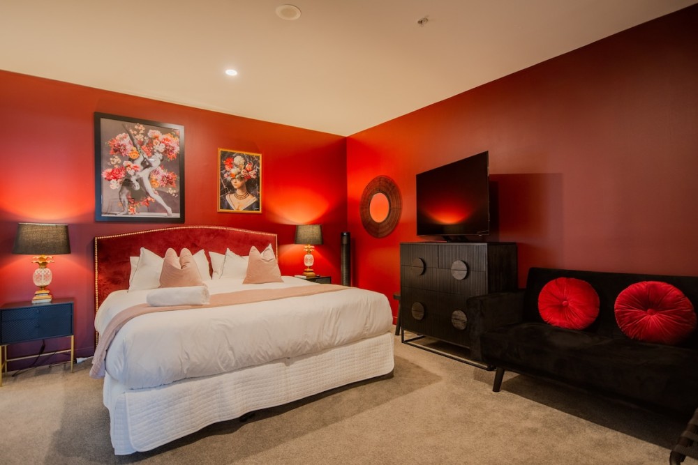 Safari in City, 2BR Penthouse with Patio & Spa — photo 18