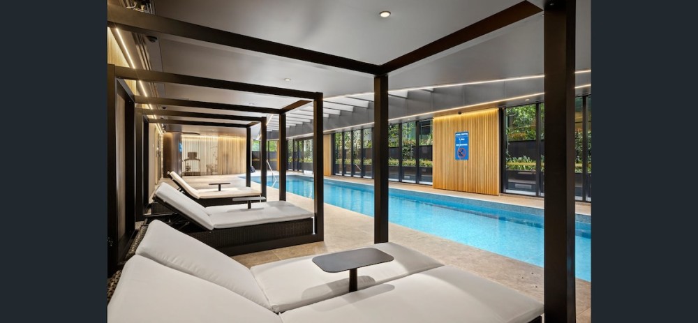 LaneStay - Lakeside Luxury with Pool, Gym, Parking — photo 18
