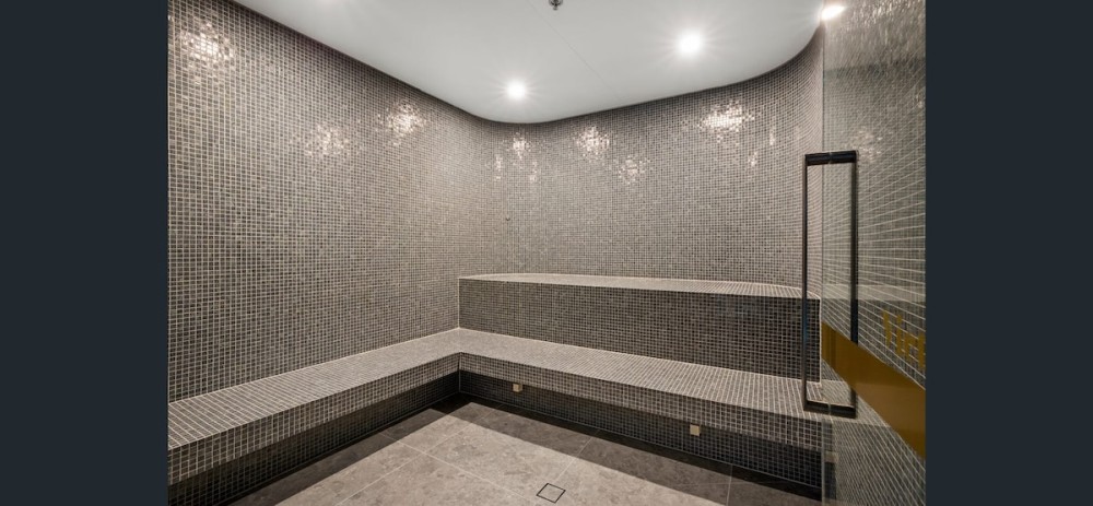 LaneStay - Lakeside Luxury with Pool, Gym, Parking — photo 21