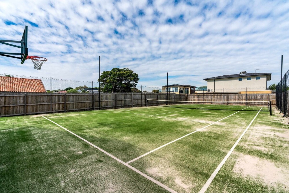 Shoreline Sanctuary - Bay Views, Spa, Tennis Court — photo 4