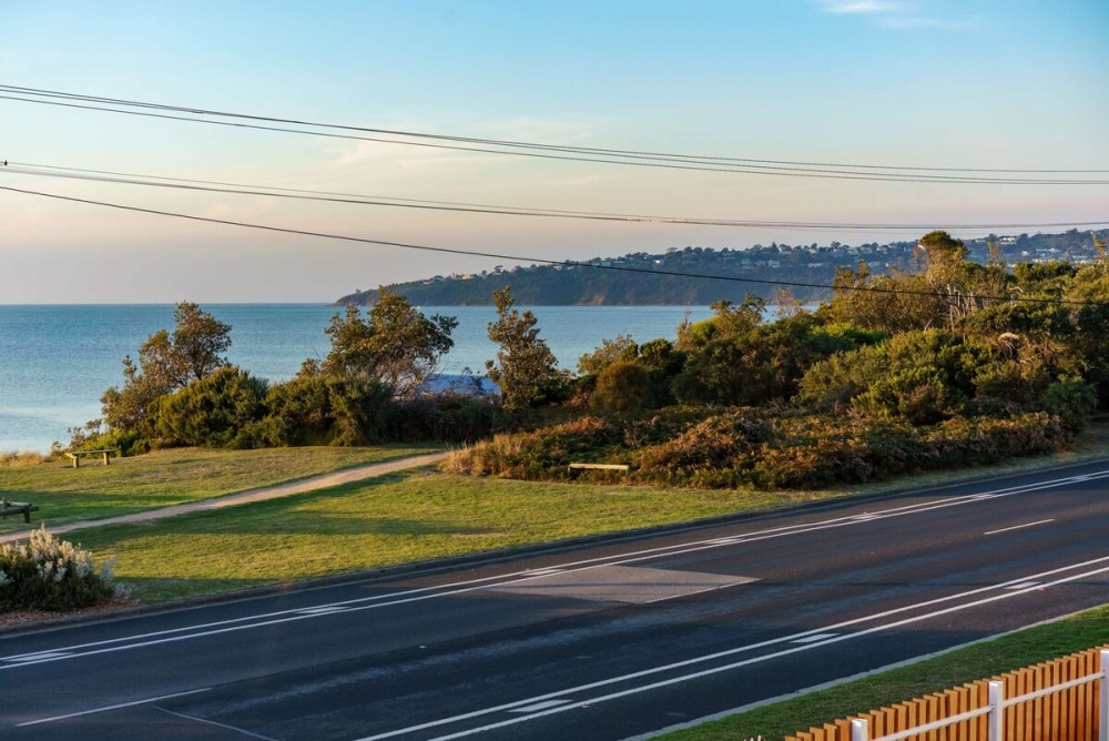 Shoreline Sanctuary - Bay Views, Spa, Tennis Court — photo 31