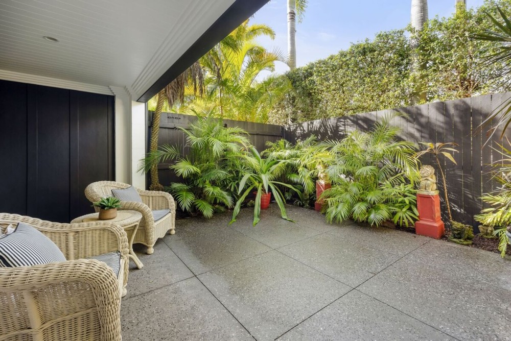 Aloha offers location and style at 5/17 Noosa Pde — photo 15
