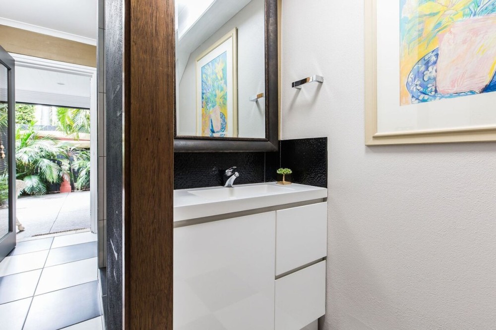 Aloha offers location and style at 5/17 Noosa Pde — photo 12