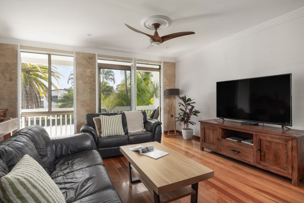 Aloha offers location and style at 5/17 Noosa Pde — photo 2