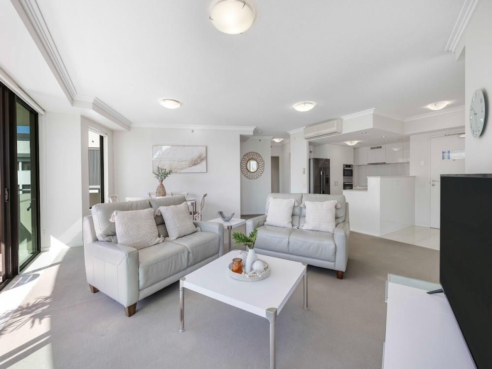 2 Bedroom Urban Retreat at Beach on Sixth — photo 6