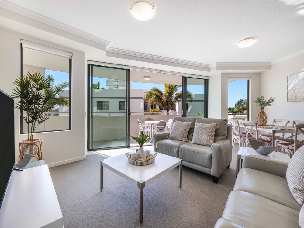 2 Bedroom Urban Retreat at Beach on Sixth — photo 1
