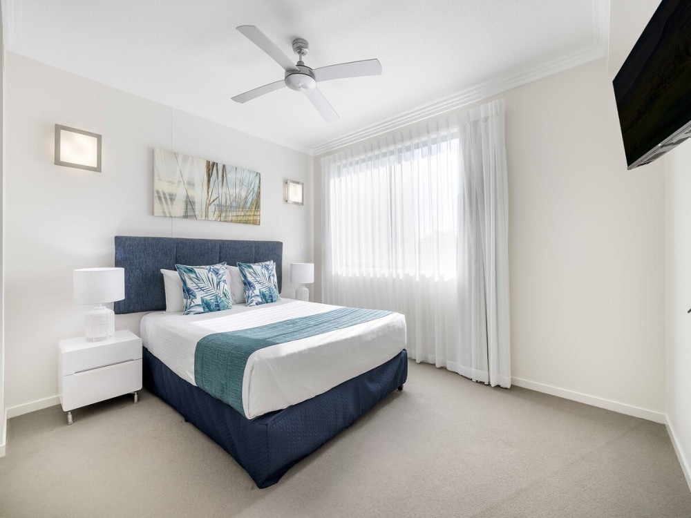 2 Bedroom Urban Retreat at Beach on Sixth — photo 11