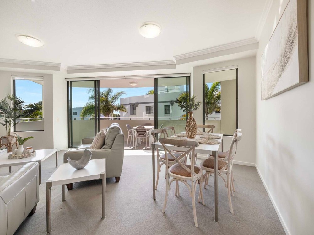 2 Bedroom Urban Retreat at Beach on Sixth — photo 4