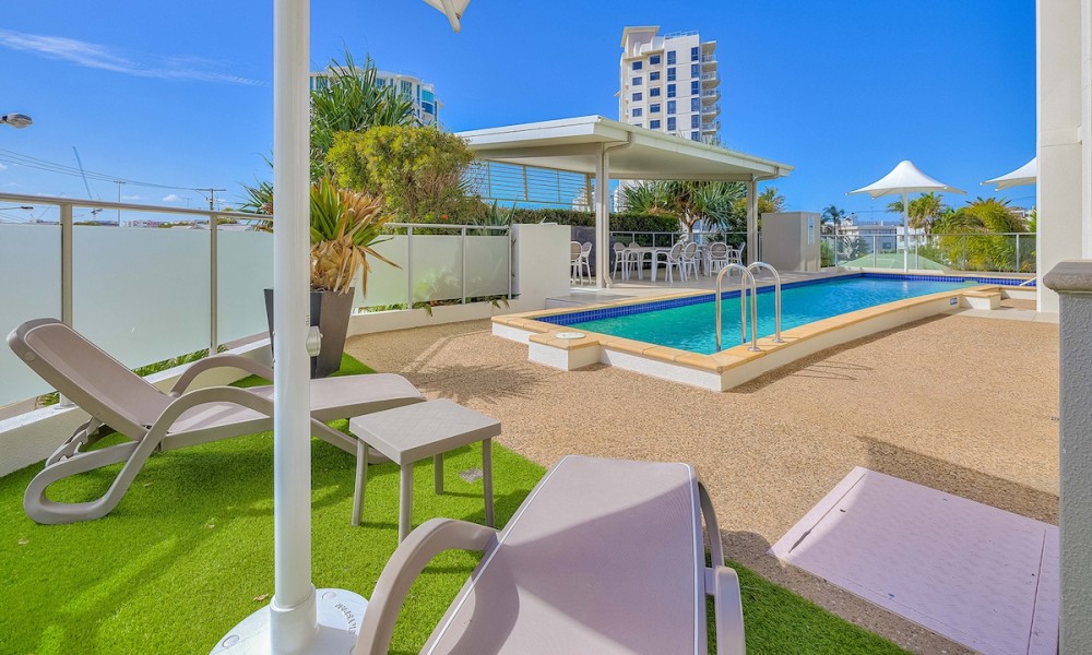 2 Bedroom Urban Retreat at Beach on Sixth — photo 8