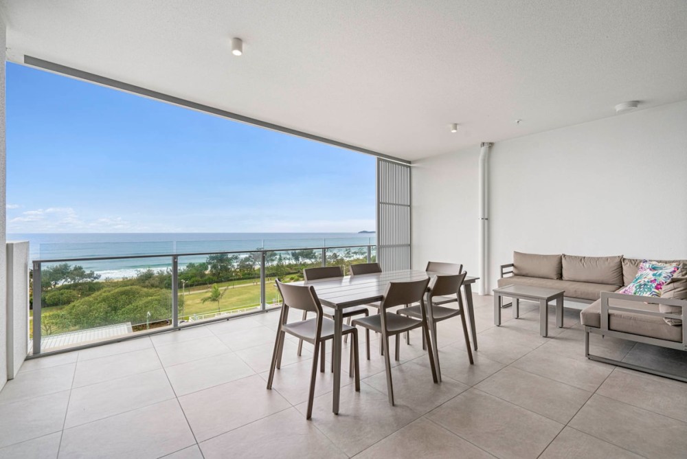 2 Bedroom Ocean View Apartment — photo 1