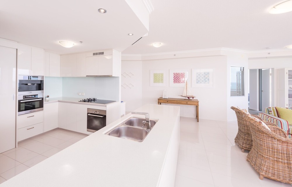 Luxury Sub Penthouse at Beach on Sixth — photo 5