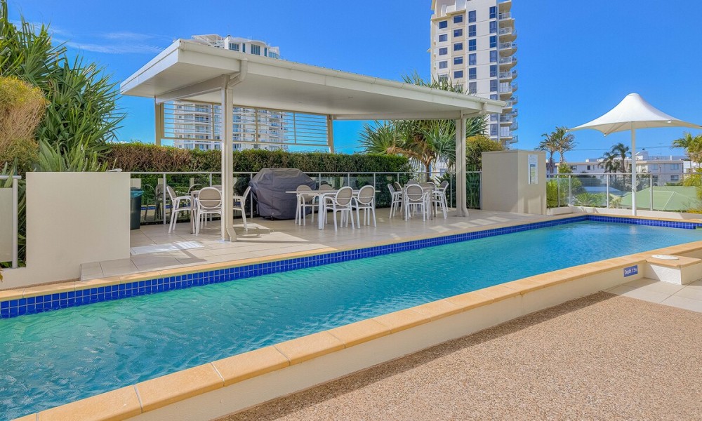 Luxury Sub Penthouse at Beach on Sixth — photo 34