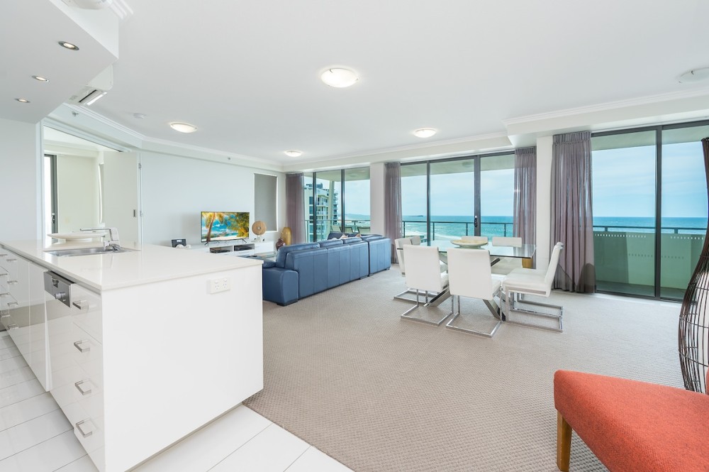 Luxury Sub Penthouse at Beach on Sixth — photo 21