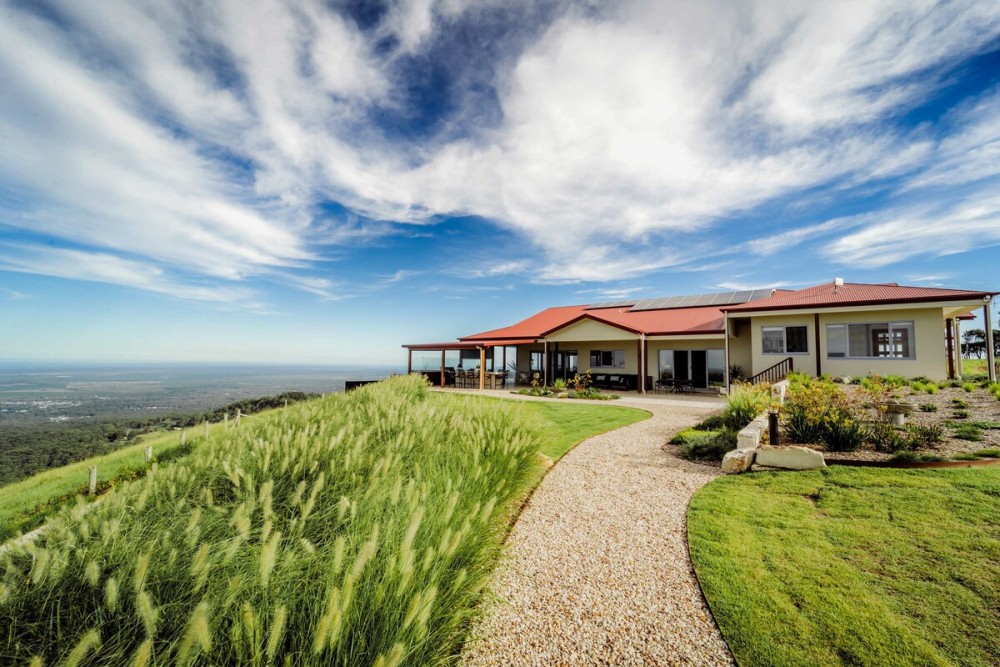 Petrichor Estate - 360 Views, Magnesium Pool & Spa — photo 43