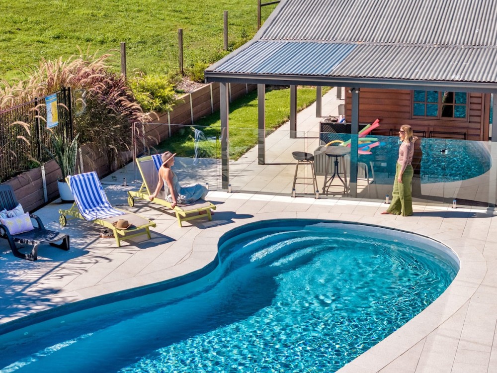 The Hideaway - Chic Farmhouse, 15min to Beaches — photo 31