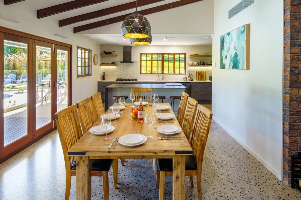 The Hideaway - Chic Farmhouse, 15min to Beaches — photo 6