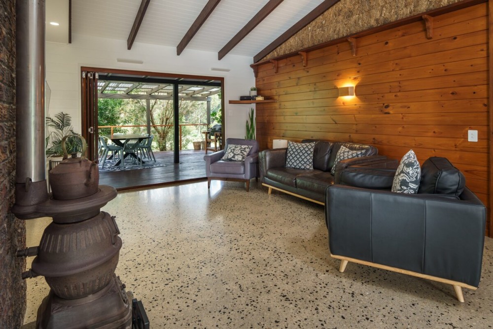 The Hideaway - Chic Farmhouse, 15min to Beaches — photo 3