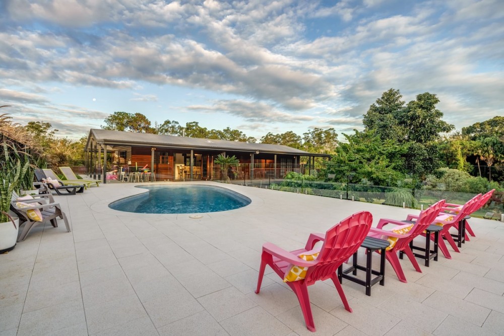 The Hideaway - Chic Farmhouse, 15min to Beaches — photo 22