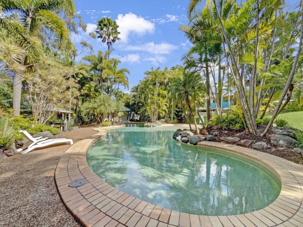 Emerald Springs Escape, Pool & Tennis Court — photo 23