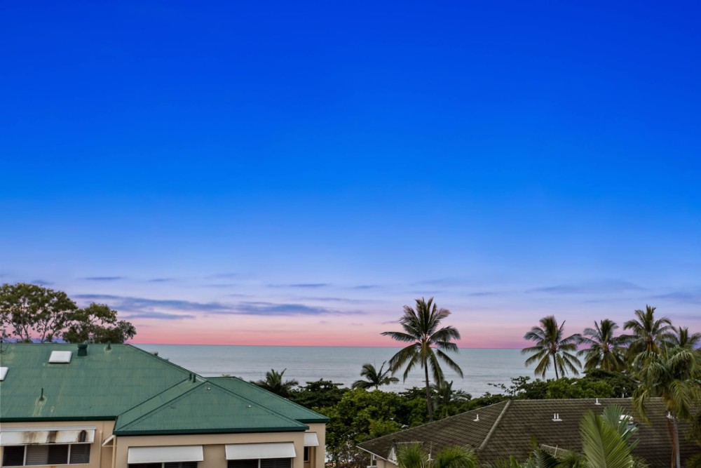 Palm + Sea I 20m to Trinity Beach I Pool I Wi-Fi — photo 38