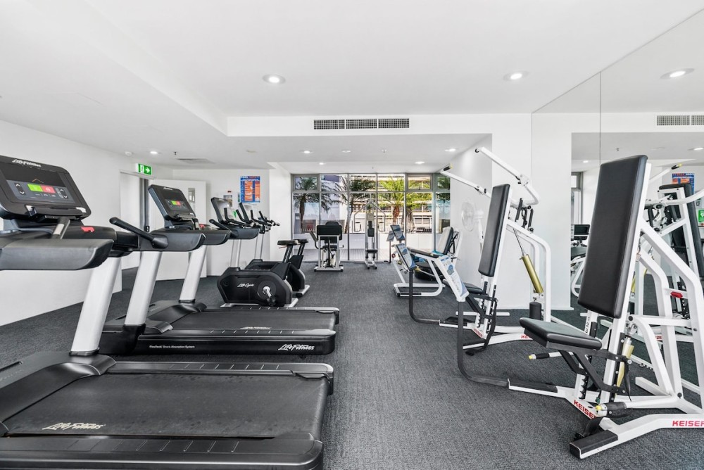 Luxe Waterfront I Sofa Bed I Pool, Gym & Sauna — photo 12